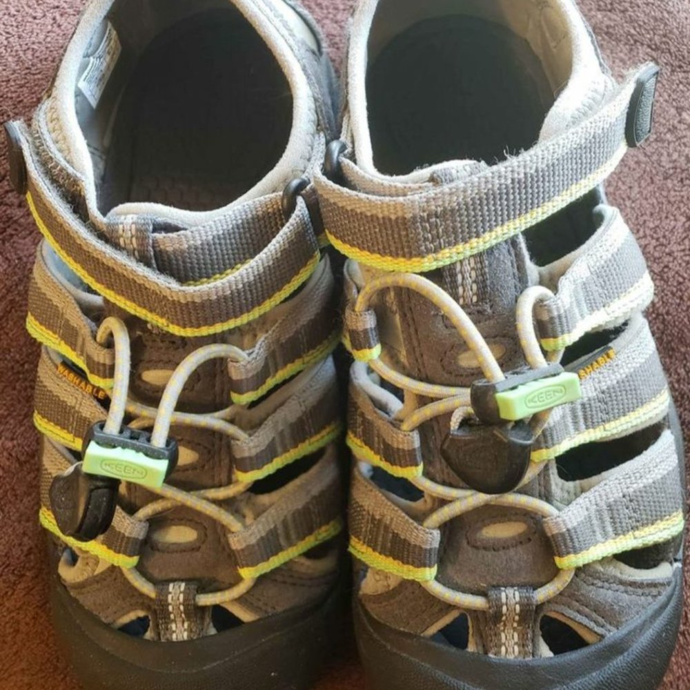 Keen sandals kids size 2